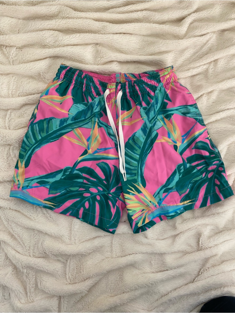 NWOT Chubbies Men's Classic 5.5" Swim Trunks Birds of Paradise Sz M